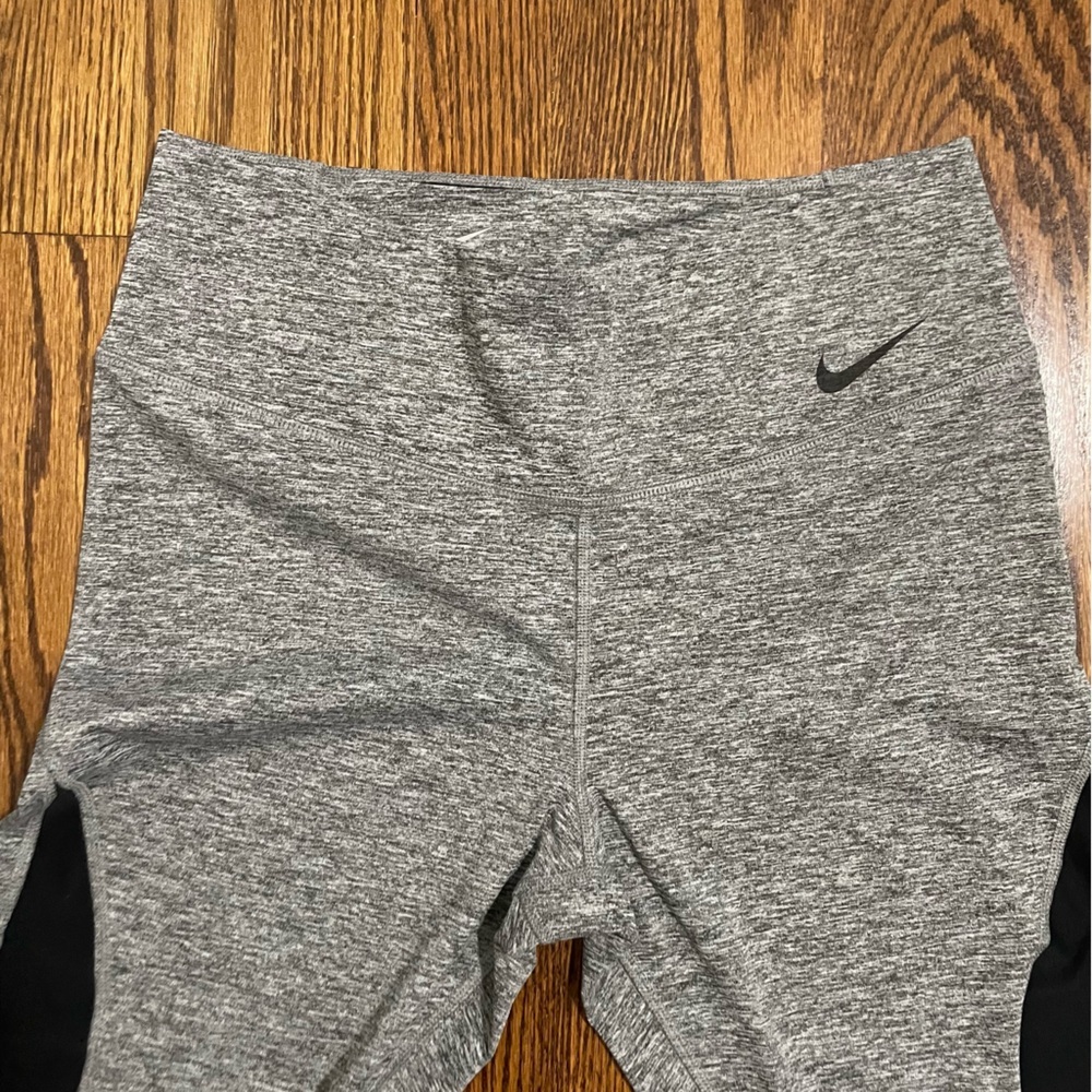 Nike Women's Leggings Gray Black Accents Size Medium, EUC - Picture 2 of 9